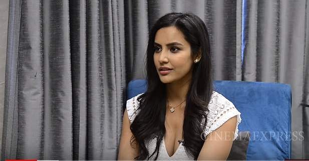 நடிக்க வந்த 10 ஆண்டுகளில் நிறைய கற்றுக் கொண்டேன்! நடிகை பிரியா ஆனந்த் பேட்டி! (விடியோ)