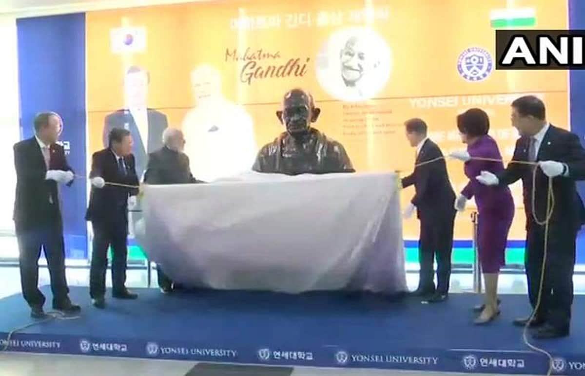 மனிதன் முன் நிற்கும் இரண்டு மிகப்பெரிய சவால்கள்: தென் கொரியாவில் மோடி பேச்சு