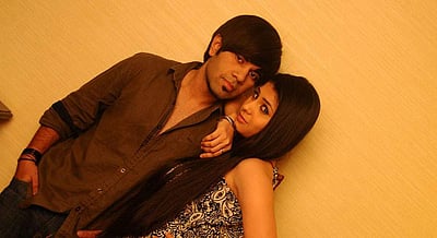 காதல் மட்டும் வேணா