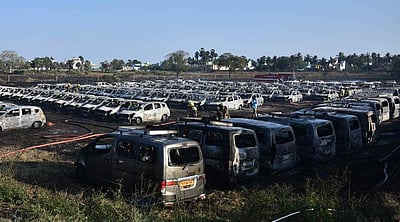 கார் குடோனில் பயங்கர தீவிபத்து