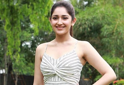 கன்னடப் படத்தில் அறிமுகமாகும் சயீஷா!