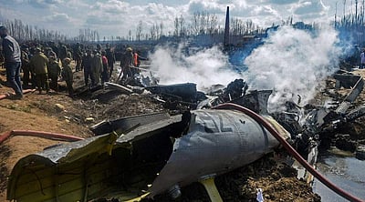 எம்ஐ-17 ரக ஹெலிகாப்டர் நொறுங்கியது