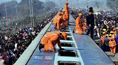 வைஷாலியில் ரயில் தடம் புரண்டு விபத்து