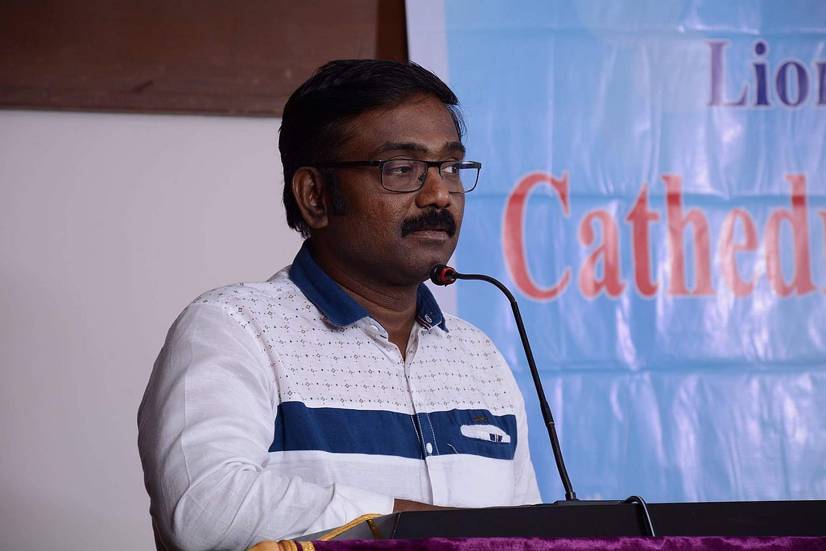 தமிழ் ராக்கர்ஸில் ஏன் தெலுங்கு, மலையாளப் படங்கள் வெளியாவதில்லை: விஷாலுக்கு இயக்குநர் வசந்த பாலன் கேள்வி!