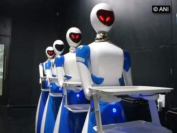 சென்னையில் முதல் 'ரோபோ ரெஸ்டாரண்ட்'- எங்கு தெரியுமா?
