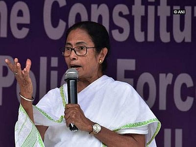 தமிழகம் ஹிந்தி படிக்க வேண்டும் என்று பாஜக சொல்ல முடியாது: மம்தா ஆதரவுக் குரல் 