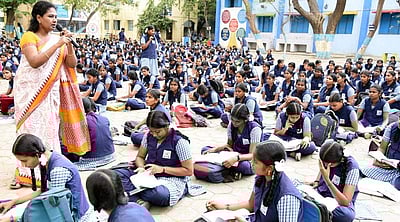 தொடங்கியது பிளஸ் 2 தேர்வு