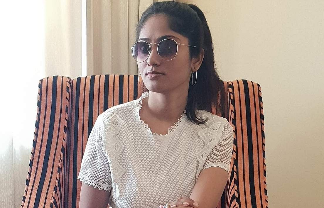 நான் என்ன தவறு செய்தேன், பொய் தானே சொன்னேன்!: ஆபாசமான கமெண்ட்டுகள் குறித்து ஜூலி ஆவேசம்!