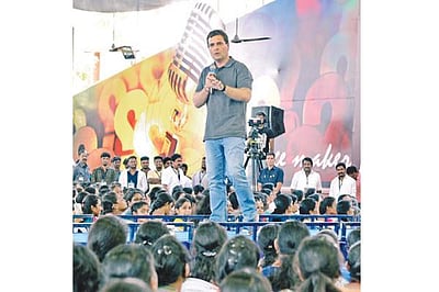 அ.தி.மு.க. அரசின் பழிவாங்கும் நடவடிக்கைக்கு துணை போனால்?: கல்லூரி கல்வி இயக்குநருக்கு காங்கிரஸ் எச்சரிக்கை