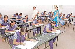 பிளஸ் 2: தனித் தோ்வா்களுக்கான அனுமதிச்சீட்டு நாளை வெளியீடு!