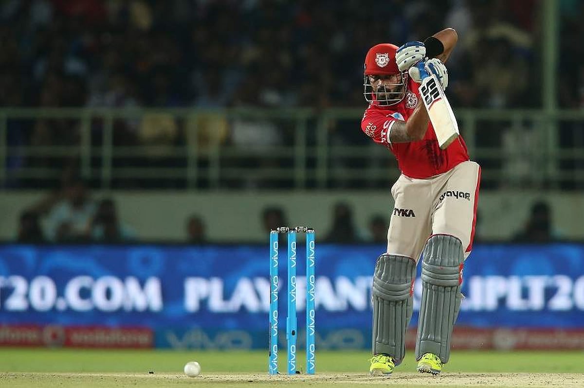 ஐபிஎல்-லுக்கு முன்பு அபாரமான ஃபார்மில் முரளி விஜய்: டி20 ஆட்டத்தில் அதிரடி சதம்!