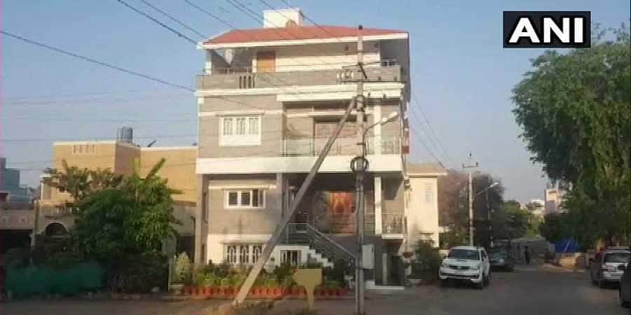 கர்நாடகா அமைச்சர் புட்டராஜூ வீட்டில் வருமான வரித் துறையினர் சோதனை