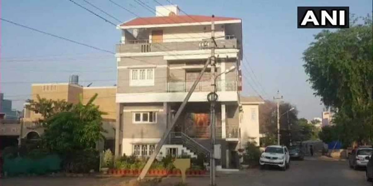 கர்நாடகா அமைச்சர் புட்டராஜூ வீட்டில் வருமான வரித் துறையினர் சோதனை