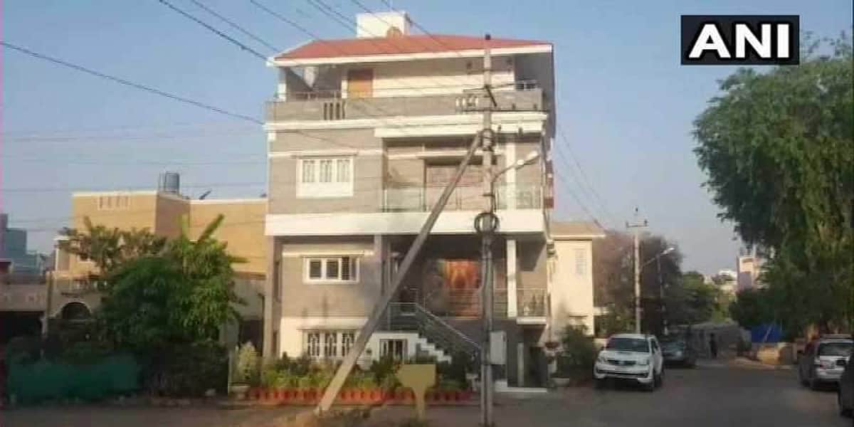 கர்நாடகா அமைச்சர் புட்டராஜூ வீட்டில் வருமான வரித் துறையினர் சோதனை