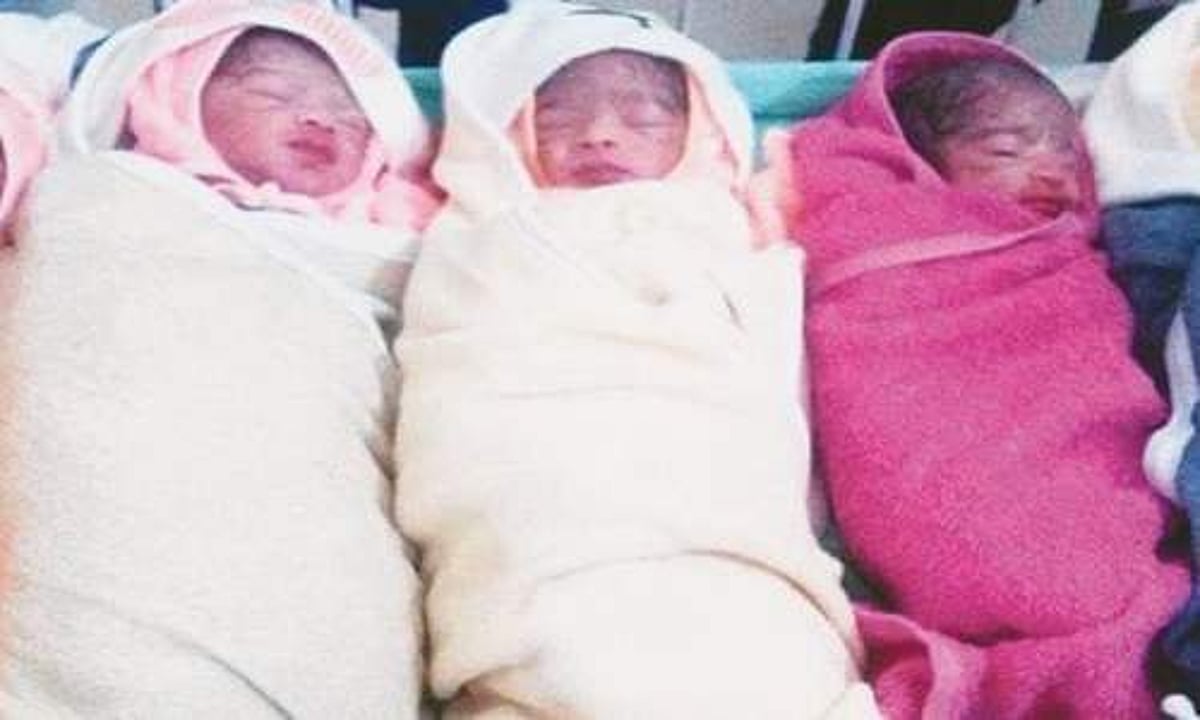 முதல் குழந்தை பிறந்த அடுத்த மாதமே மீண்டும் இரட்டைக் குழந்தைகளைப் பிரசவித்த இளம் தாய்!
