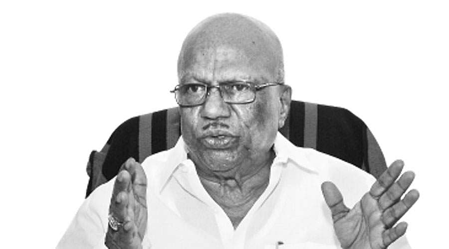 ஒரு டீ, மிக்ஸர் பொட்டலத்துக்கு காசு இருந்தால் போதும்!