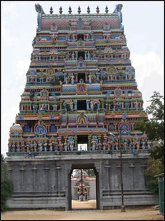 15. அரசாங்கத்துக்குத் துரோகம் செய்தால்..