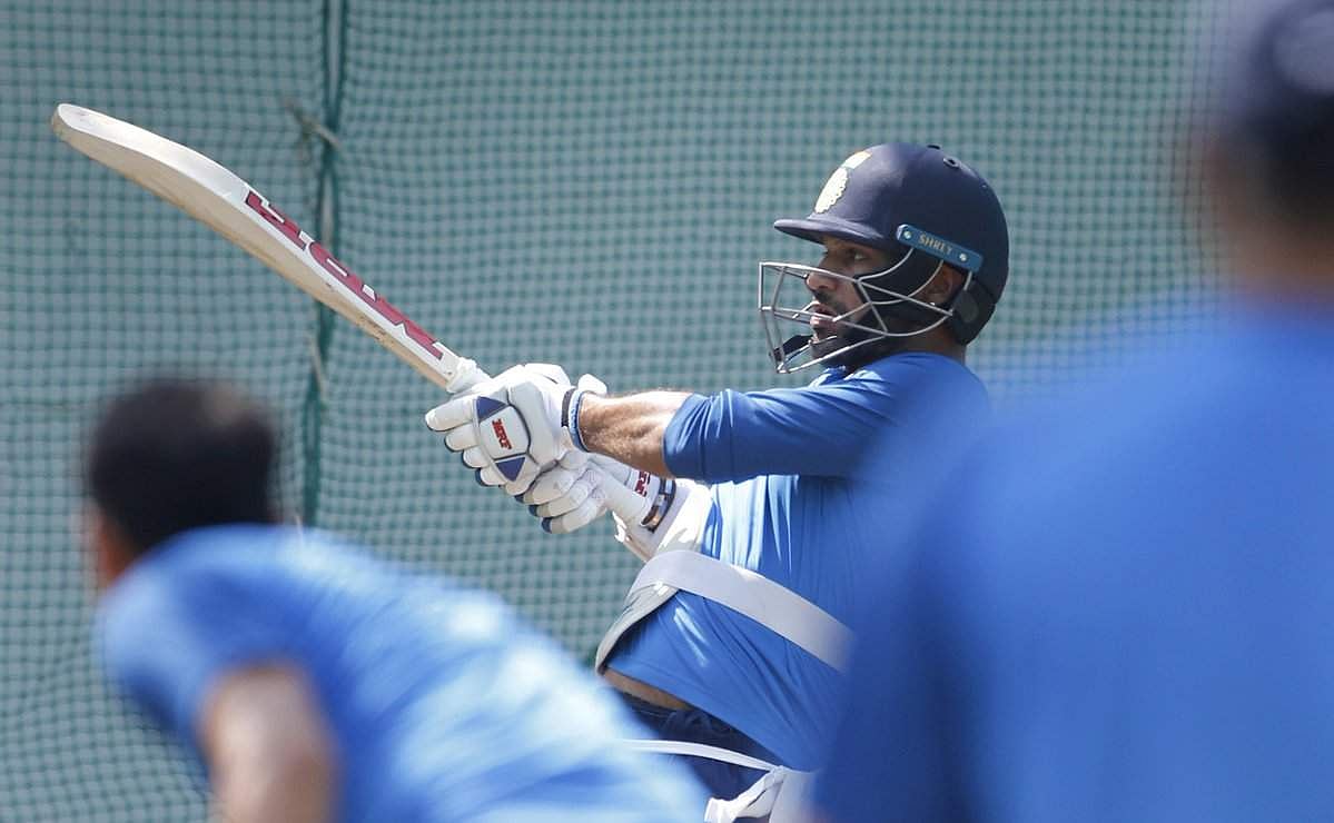 மோசமாக விளையாடும் தவனின் நிலை என்ன?: இந்திய பேட்டிங் பயிற்சியாளர் பதில்!