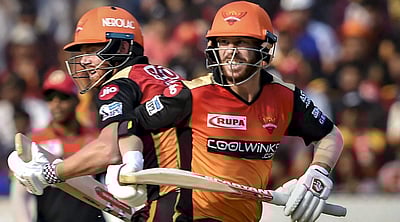 பவர்பிளே பகுதியில் அசத்தும் சன்ரைசர்ஸ்! சொதப்பினாலும் சமாளிக்கும் சிஎஸ்கே!