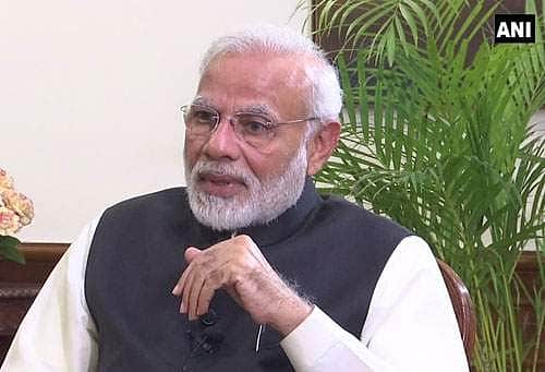 யார் தேவை? நேர்மையான காவலர்களா? ஊழலில் சிறந்தவர்களா? மோடி கேட்கிறார்