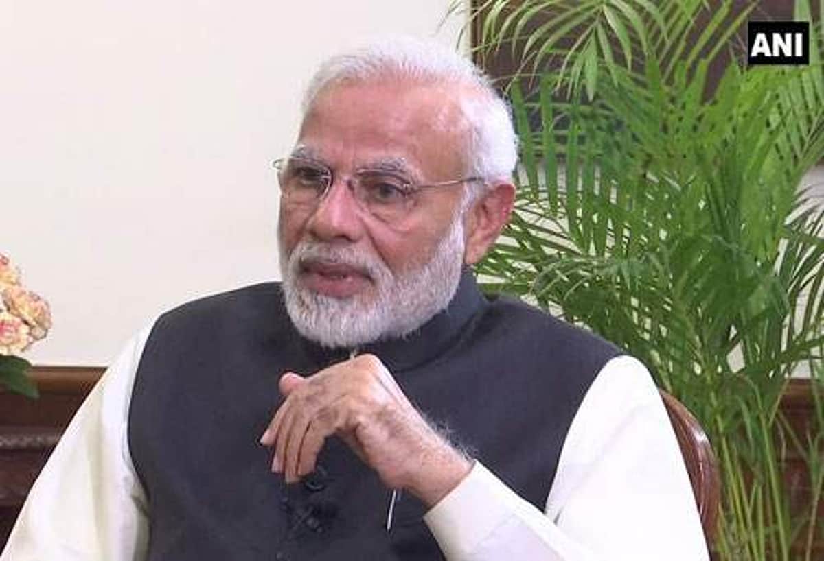 யார் தேவை? நேர்மையான காவலர்களா? ஊழலில் சிறந்தவர்களா? மோடி கேட்கிறார்