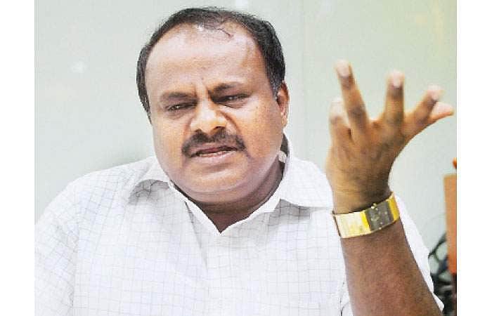 செயற்கையான மோடி அலையை உருவாக்க உதவும் கருத்துக் கணிப்புகள்: குமாரசாமி சாடல் 