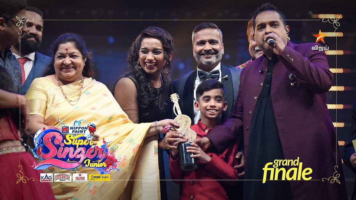 சூப்பர் சிங்கர் ஜூனியர்: ரூ. 50 லட்சம் மதிப்புள்ள வீட்டைப் பரிசாகப் பெற்ற 13 வயது ஹிருத்திக்!