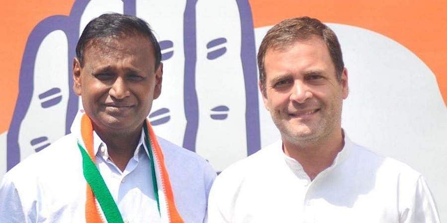 சீட் கிடைக்காத அதிருப்தியில் பாஜகவில் இருந்து விலகி காங்கிரஸில் இணைந்த எம்.பி.