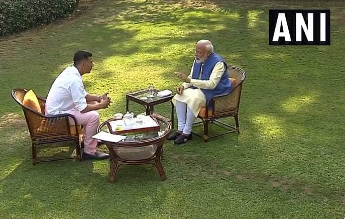 சமூகத் தளங்களை விடவும் ஊடகங்களின் டிஆர்பியைப் பார்த்து பயப்படுகிறேன்: மோடியின் மனம் திறந்த பேட்டி