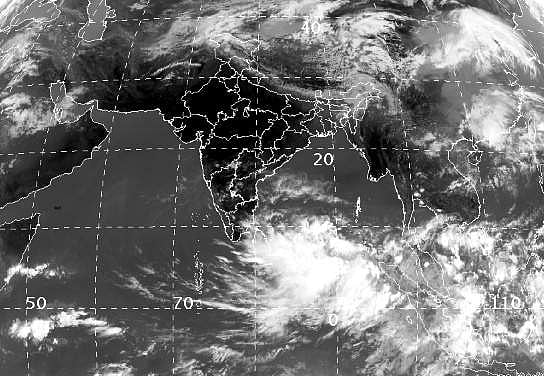 இதுவரை ஏமாற்றிய புயல்களும் இனி ஏமாற்றவிருக்கும் புயலும்! கலங்க வேண்டாம் சென்னைவாசிகளே!!