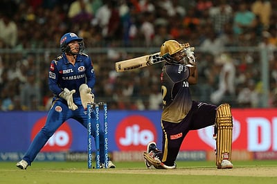 ரஸ்ஸல் & பாண்டியா சிக்ஸர் போட்டியில் மகிழ்ந்த ரசிகர்கள்! (விடியோ)