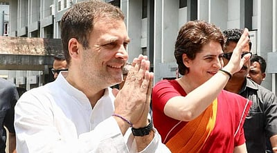 பேராசை வென்றது, கர்நாடக மக்கள் தோற்றனர்: ராகுல், பிரியங்கா ட்விட்டரில் சாடல்