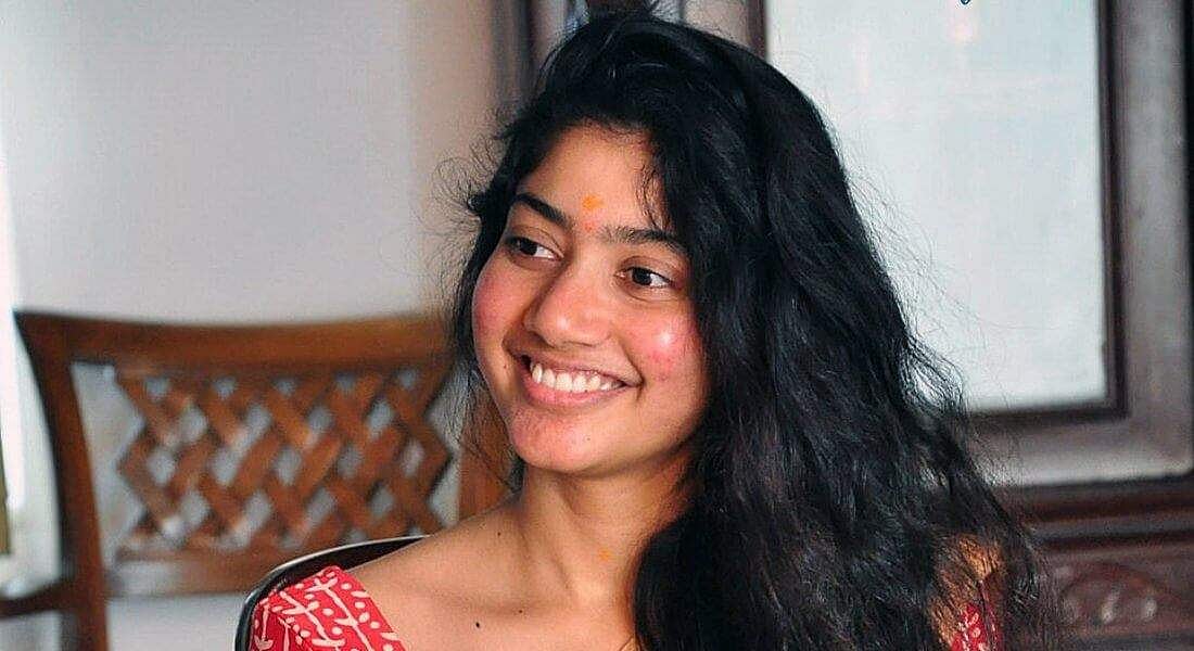 சாய்பல்லவியின் ரோஸ் நிற கன்னத்துக்குக் காரணம் இதுதான்! (விடியோ)