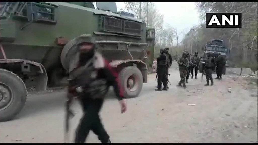 ஜம்மு-காஷ்மீரில் பாதுகாப்புப் படையினர் அதிரடி: 2 பயங்கரவாதிகள் சுட்டுக்கொலை