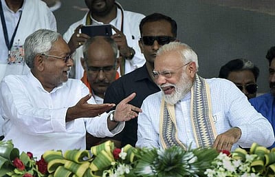 பிரதமர் மோடியுடன் பிகார் முதல்வர் நிதீஷ்குமார் திடீர் சந்திப்பு