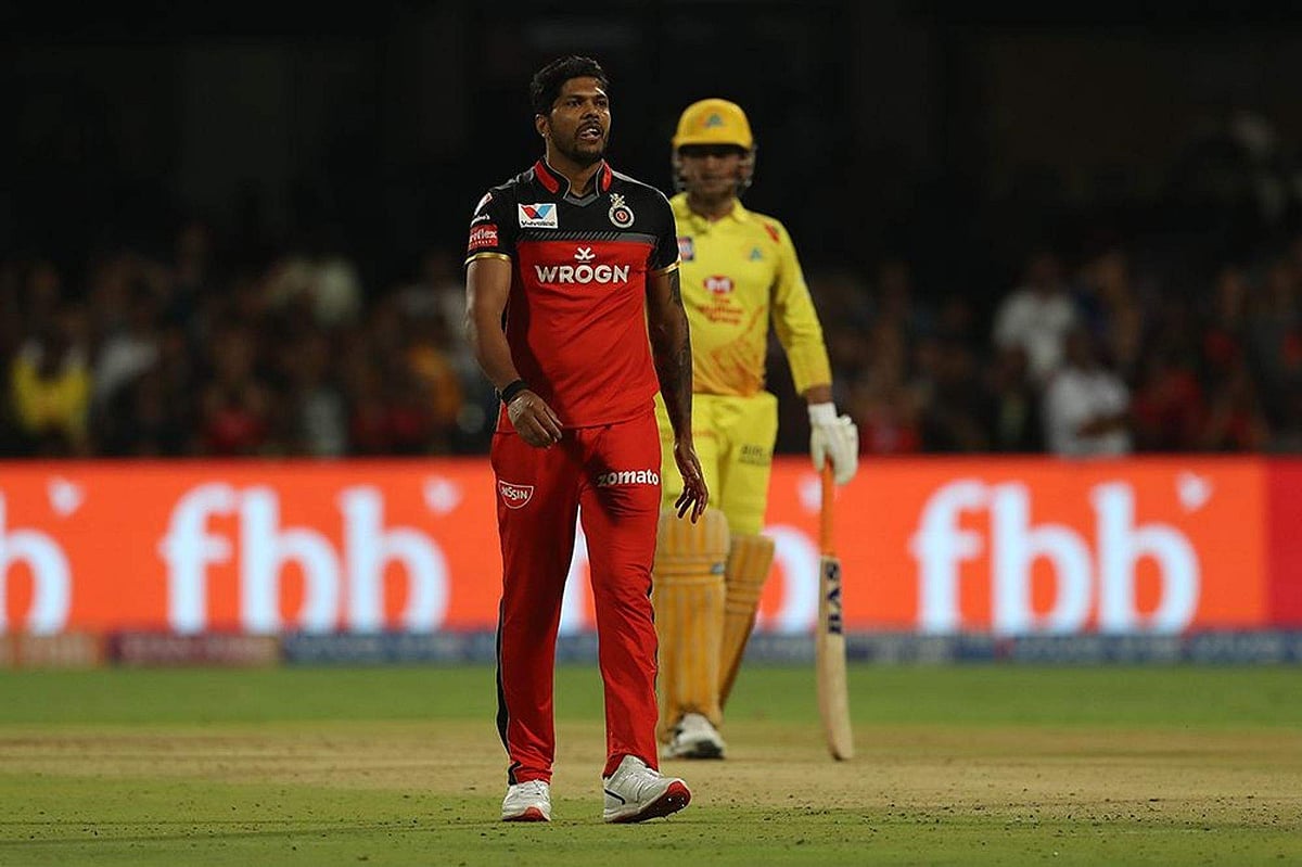 ஐபிஎல்: குறைவாகவும் அதிகமாகவும் ரன்கள் கொடுத்த பந்துவீச்சாளர்கள் யார் யார்?