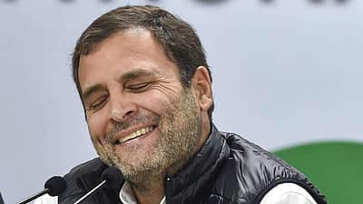 பாஜகவும் ஆர்.எஸ்.எஸ்ஸும் கோட்ஸேவைதான் விரும்புகின்றன: ராகுல் காந்தி கிண்டல் ட்வீட்!