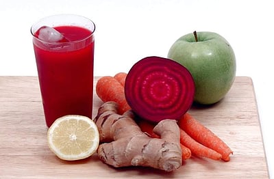 வாரம் தவறாம நான்வெஜ், நாள் தவறாம ஐஸ்கிரீம் முழுங்கறவங்க தவறாம குடிக்க வேண்டிய ‘நச்சு நீக்கி ஜூஸ்’!