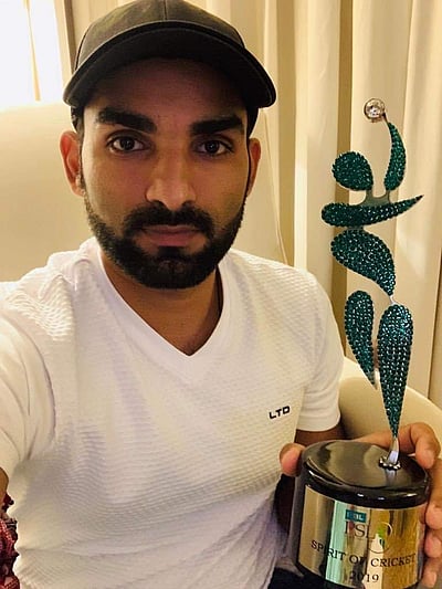 புற்றுநோய்க்கு இரண்டு வயது மகளைப் பறிகொடுத்த பாகிஸ்தான் கிரிக்கெட் வீரர்!