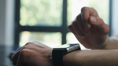 காலம் மாறிக் கொண்டிருக்கிறது, கடிகாரமும் கூட!