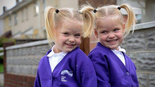 இரட்டையர் வாசகர் கவிதை பகுதி 1