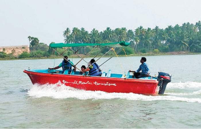  முதலியார்குப்பம் மழைத்துளி படகு குழாமில் அடிப்படை வசதிகள் மேம்படுத்தப்படுமா?