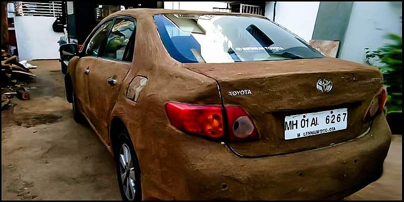 இந்தா பாருங்க கத்தரி வெயிலைச் சமாளிக்க புது டெக்னிக்! காஸ்ட்லி காருக்கு மாட்டுச்சாண கவர்!