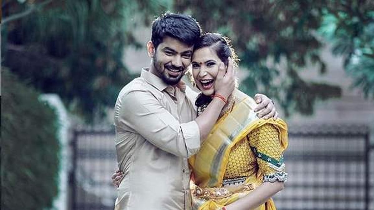 மஹத் - பிரச்சி மிஸ்ரா நிச்சயதார்த்த விடியோ!