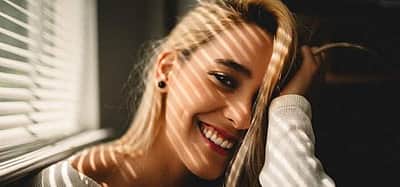 பற்களில் உள்ள கறைகள் நீங்க வேண்டுமா?