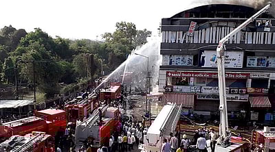 சூரத் நகரில் பயிற்சி மையத்தில் தீ விபத்து