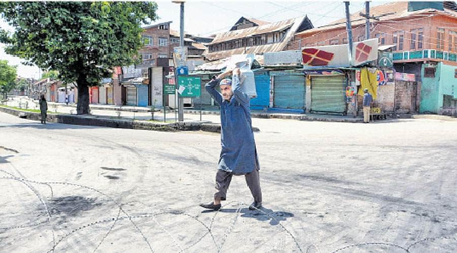 370 சட்டப்பிரிவு ரத்து: நாடே சலசலத்தாலும் இதுவரை காஷ்மீர் மக்களுக்கு எதுவுமே தெரியாது!