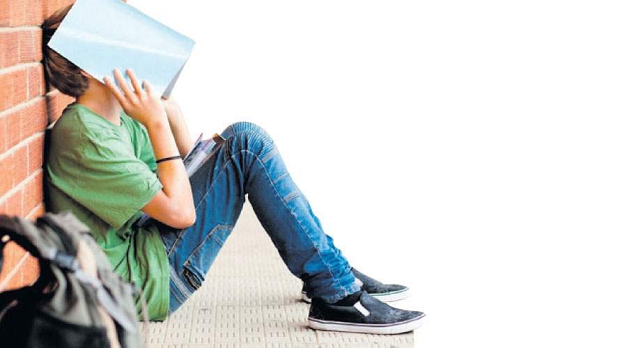 கல்விக் கட்டணம் செலுத்த முடியாமல் படிப்பை பாதியில் நிறுத்தும் மாணவர்கள்: சுயநிதி கலைக் கல்லூரிகளில் தொடரும் அவலம்