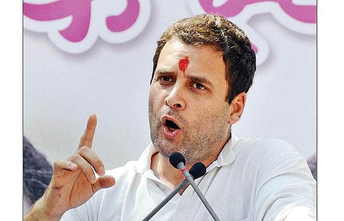 56 இன்ச் 'பாக்ஸர்' மோடியின் 'பஞ்ச்' ஊழலை விடுத்து அத்வானியின் மீது தான் விழுந்தது: ராகுல் கிண்டல்