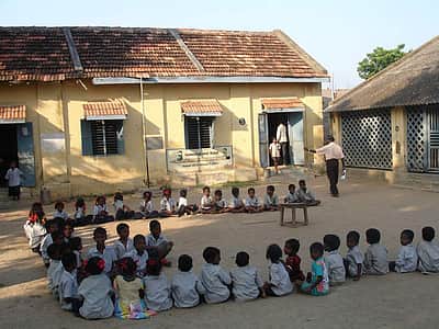 32. கல்விச்சாலைக்கான கொடை தடைப்பட்டால்..